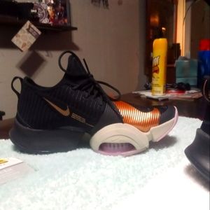 Nike superette 2 women's size 8 and 1/2